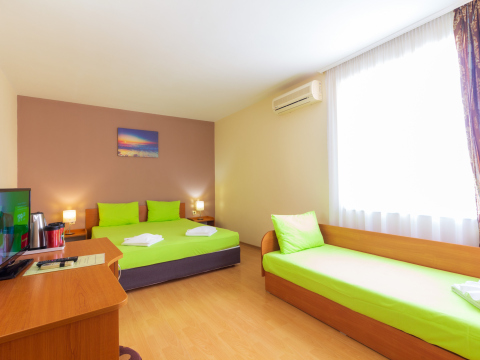 Hotely a penzióny  / Hotel Flirt ** Novinka - foto