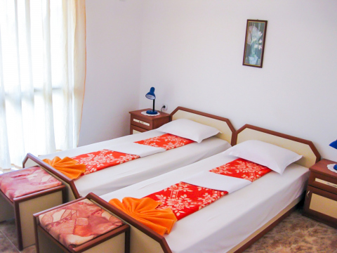 Hotely a penzióny / Penzión Zafir ** - foto Hotely a penzióny / Penzión Zafir ** - foto